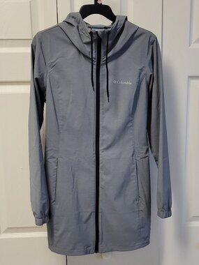 Columbia Lightweight jacket with hood. Size small. Gray. EUC